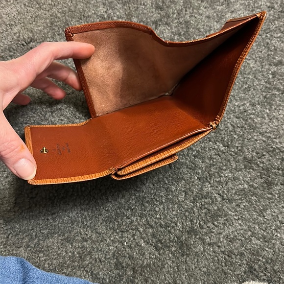 ❌SOLD❌ Louis Vuitton Epi Leather Elise compact wallet RARE bi-color Cipango gold - Picture 14 of 17